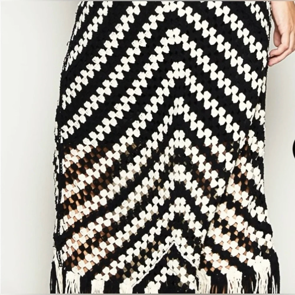 NEW POL Black and Natural Chevron Knit Skirt One Size - Picture 5 of 9